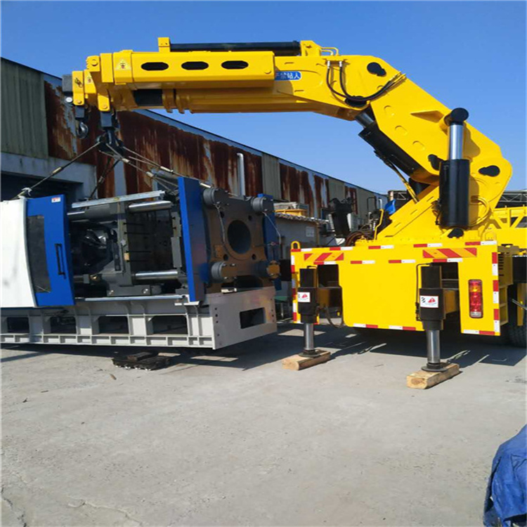 如东县 大吨位折臂吊出租费用解析：一小时租赁多少钱